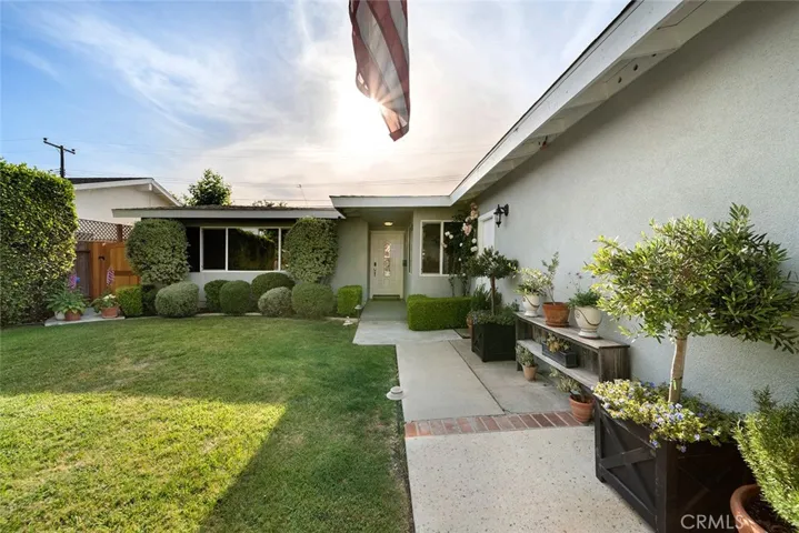 3217 Montana, Costa Mesa, California 92626