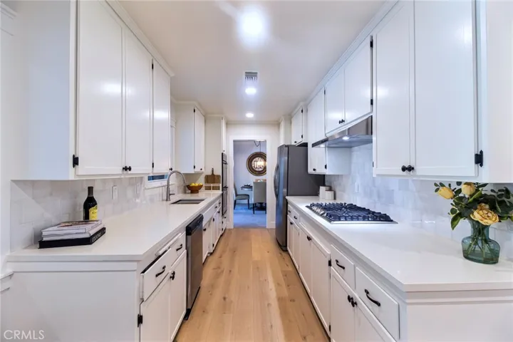 Fully Remodeled Kitchen