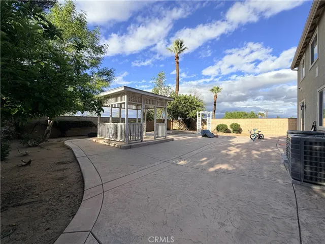 Wide view of backyard. No neighbors directly behind or on one side of the lot