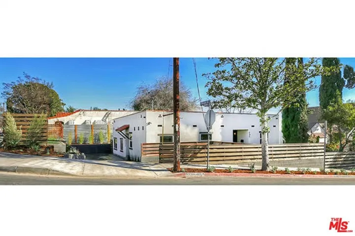 Exterior of the duplex with one shared wall with neighbor.
