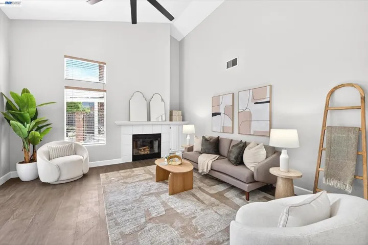 STUNNING WIDE PLANK FLOORS
