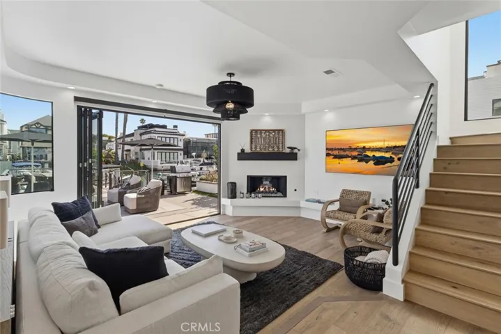 Bay side unit