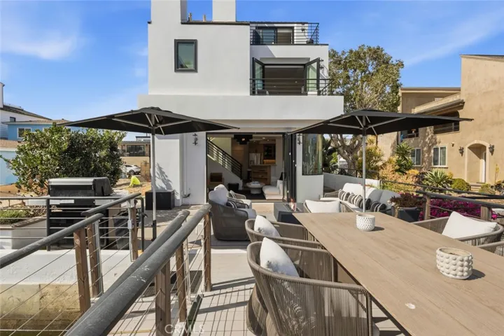 Bay side unit
