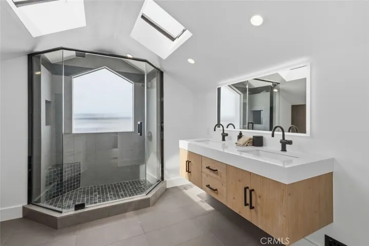 Ocean view unit