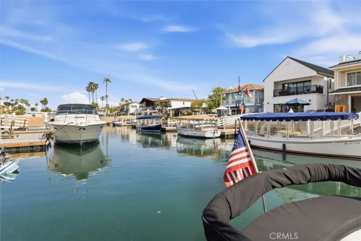 Bay side unit