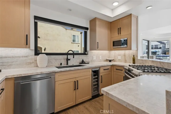 Bay side unit
