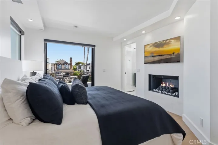 Bay side unit