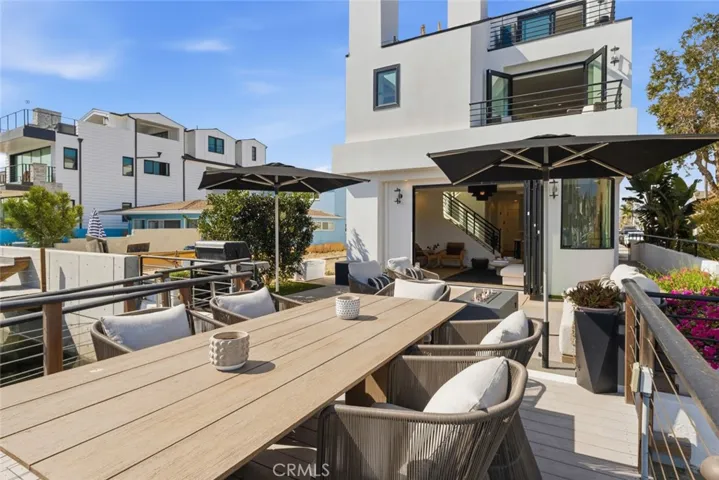 Bay side unit