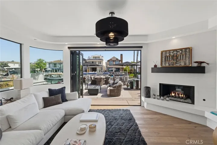 Bay side unit