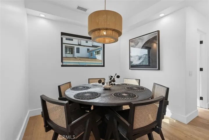 Bay side unit