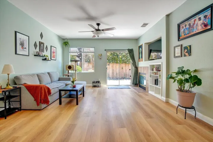 14-33166 Aquamarine Cir-14