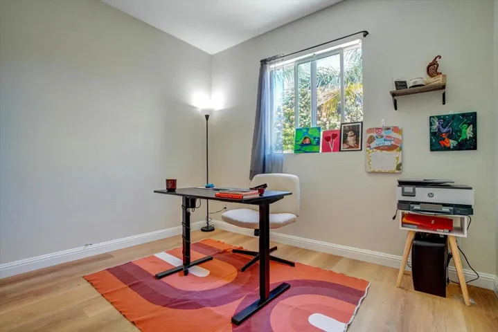 22-33166 Aquamarine Cir-22