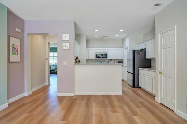 11-33166 Aquamarine Cir-11