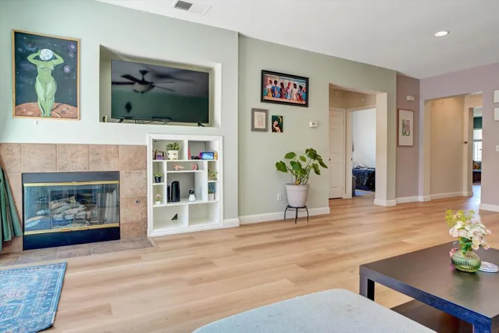 13-33166 Aquamarine Cir-13