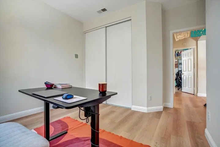21-33166 Aquamarine Cir-21