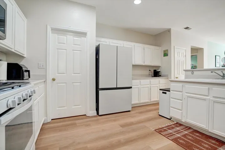 09-33166 Aquamarine Cir-9