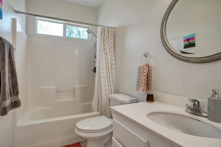 23-33166 Aquamarine Cir-23