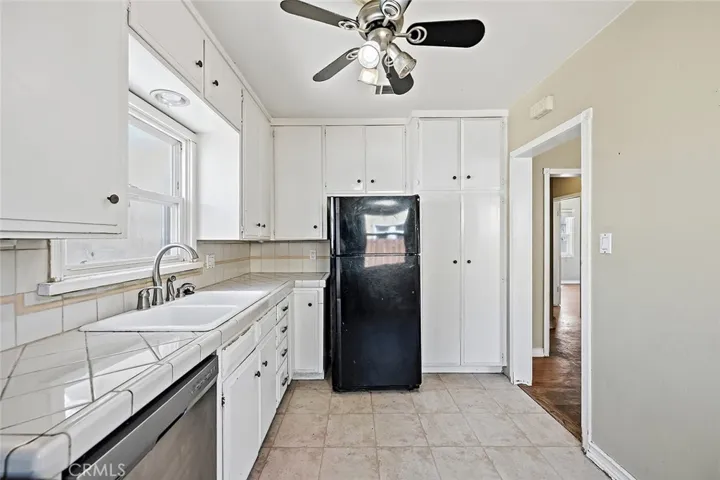 1118 Roswell, Long Beach, California 90804