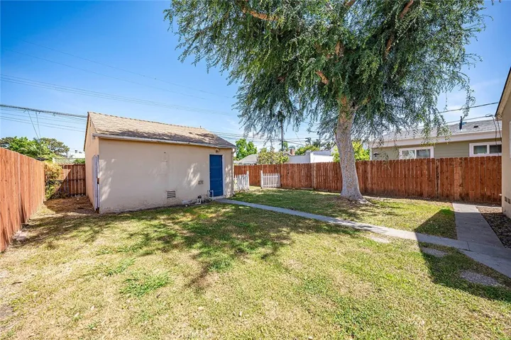 1118 Roswell, Long Beach, California 90804