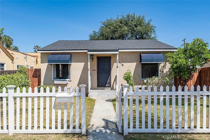 1118 Roswell, Long Beach, California 90804