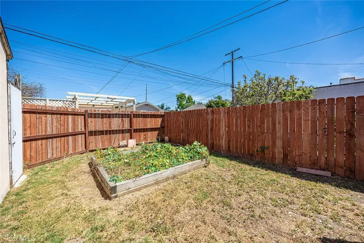 1118 Roswell, Long Beach, California 90804