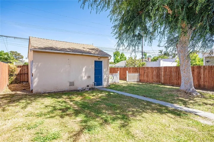 1118 Roswell, Long Beach, California 90804