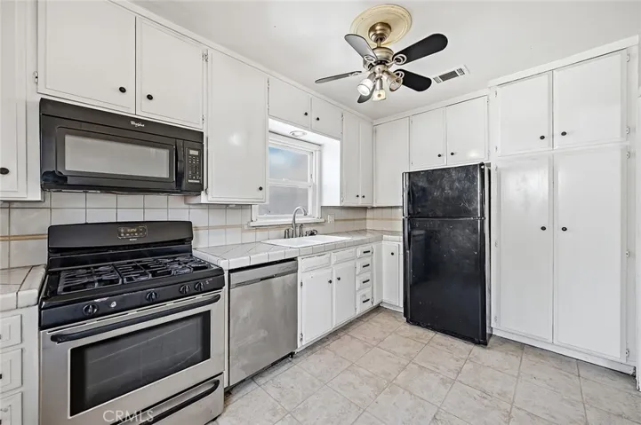 1118 Roswell, Long Beach, California 90804