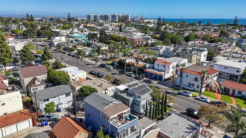 911 9th St, Coronado, California 92118