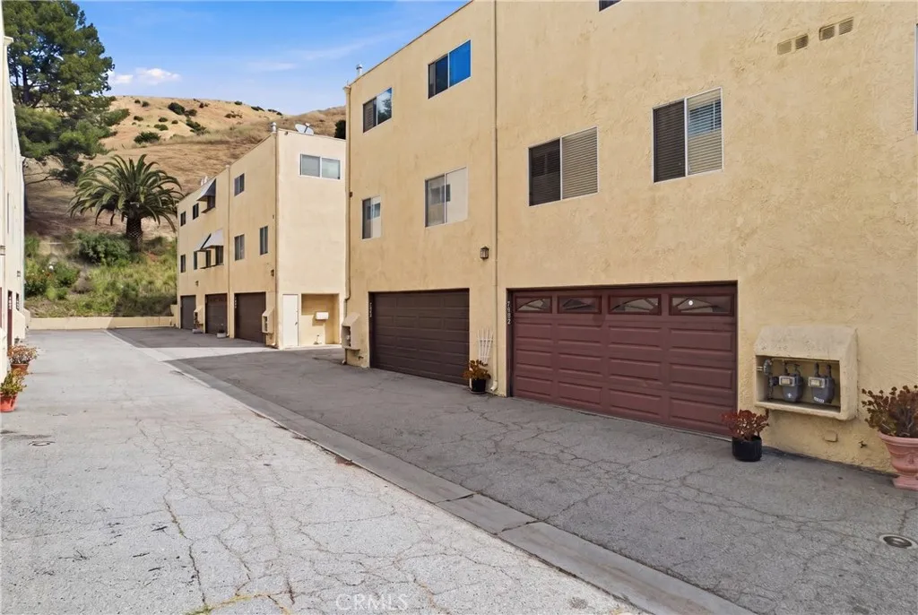 2 Car Garage