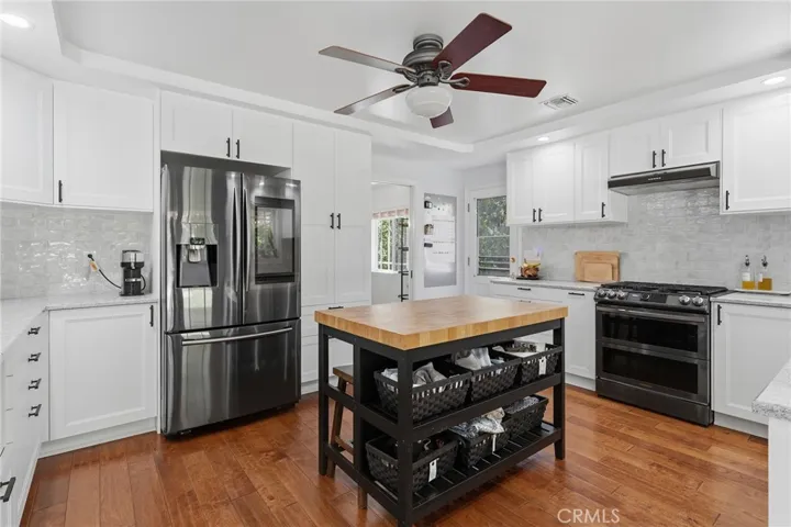 23521 Styles Street, Woodland Hills, California 91367