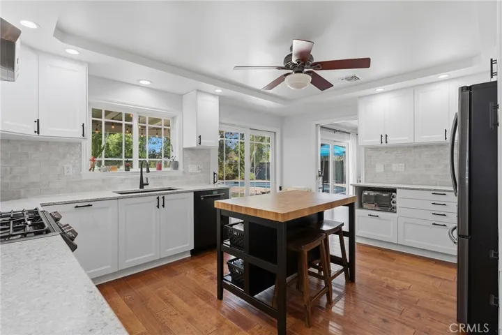 23521 Styles Street, Woodland Hills, California 91367