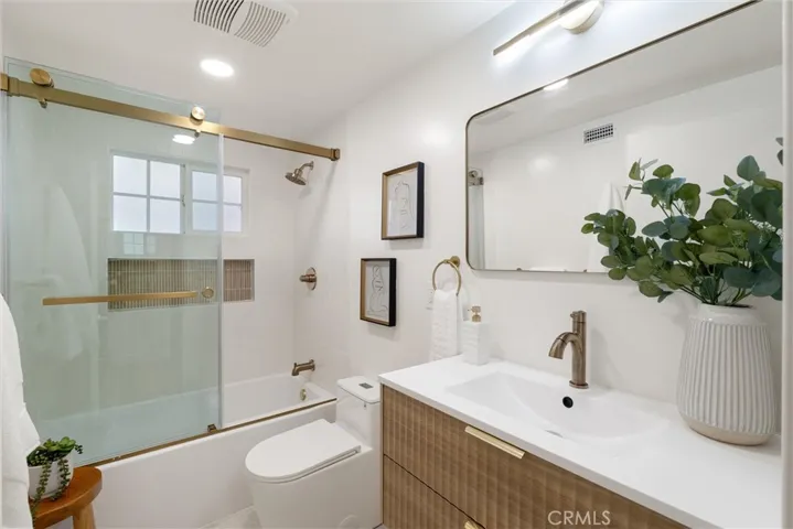 606 E Turmont, Carson, California 90746