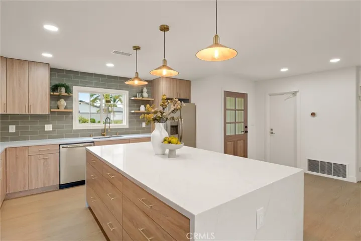 606 E Turmont, Carson, California 90746