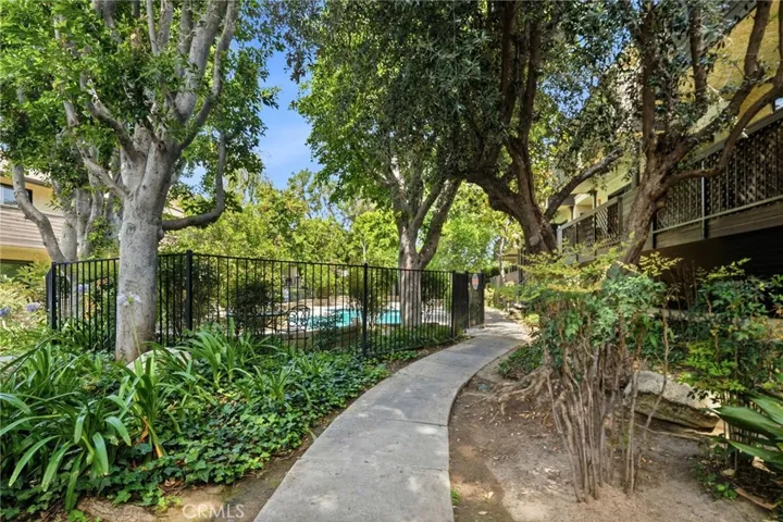 7304 Corbin Avenue J, Reseda, California 91335