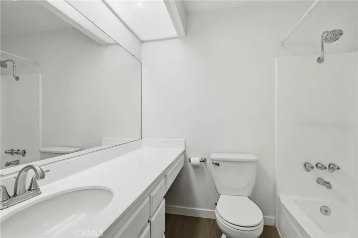 7304 Corbin Avenue J, Reseda, California 91335