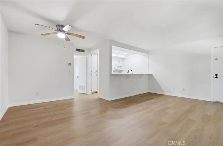 7304 Corbin Avenue J, Reseda, California 91335