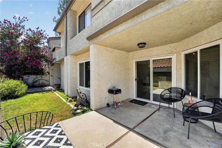 69 Brownfield, Pomona, California 91766