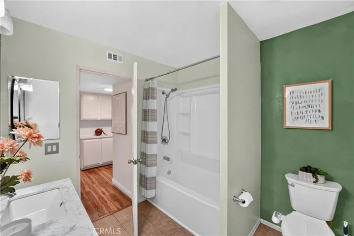 69 Brownfield, Pomona, California 91766