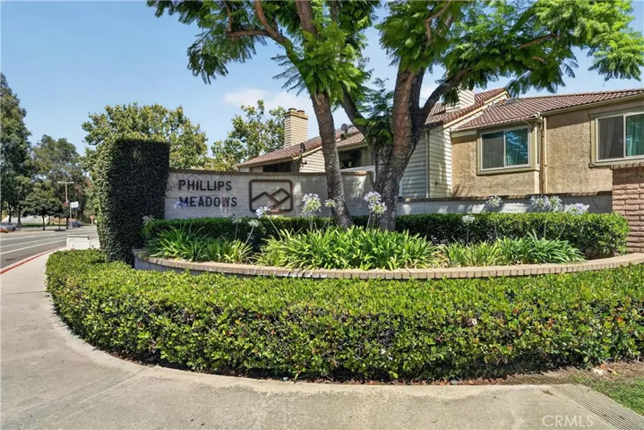 69 Brownfield, Pomona, California 91766