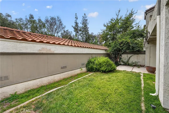 69 Brownfield, Pomona, California 91766