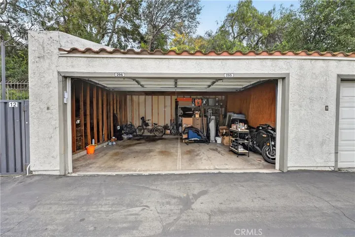 69 Brownfield, Pomona, California 91766