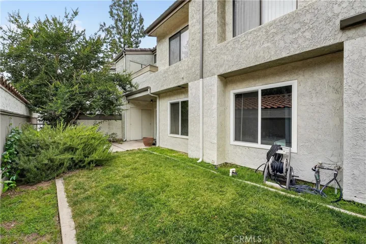 69 Brownfield, Pomona, California 91766