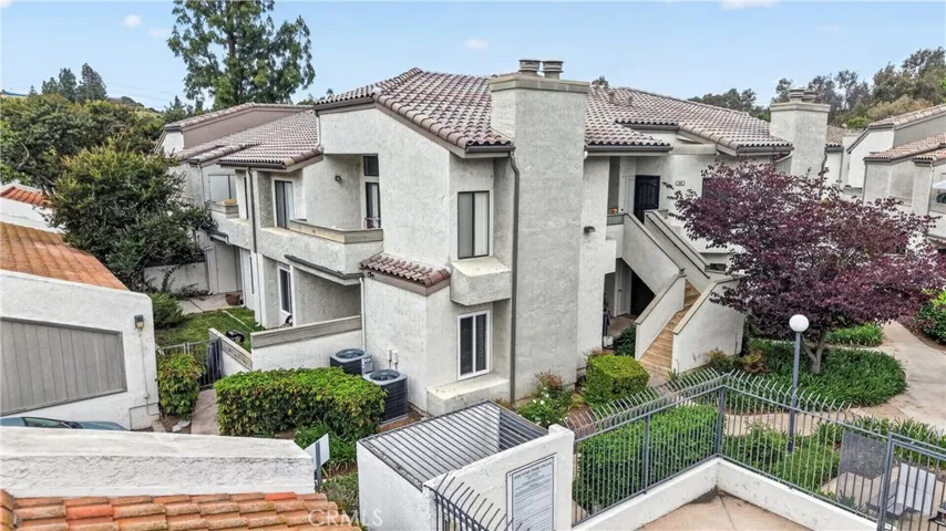 69 Brownfield, Pomona, California 91766
