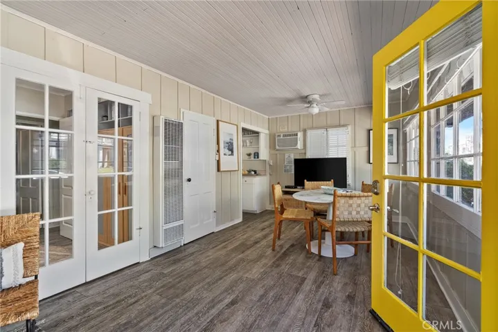 118 Emerald, Newport Beach, California 92662