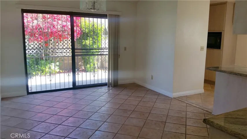 Picture is from 05-2017 rental listing