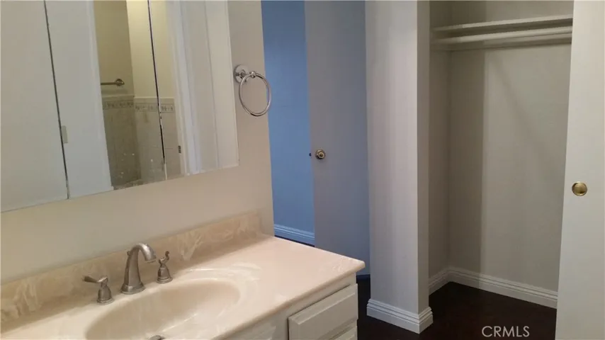 Picture is from 05-2017 rental listing