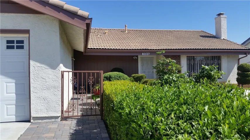 Picture is from 05-2017 rental listing