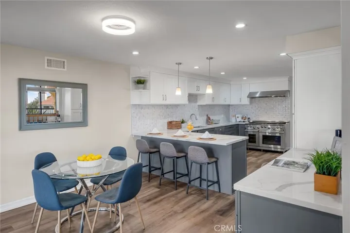 Casual Dining Area, Kitchen & Work Desk