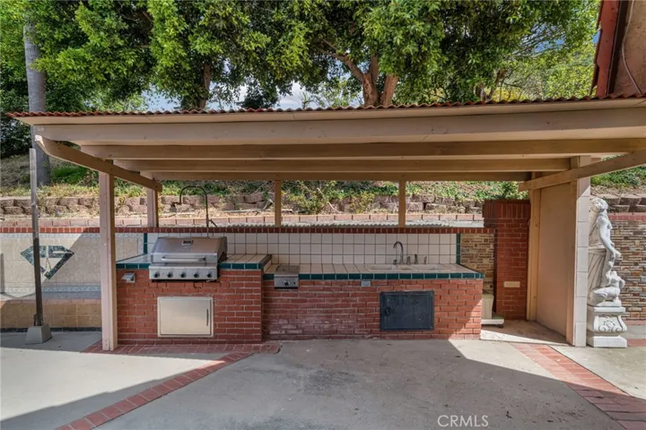 BBQ Kitchen in Open Patio