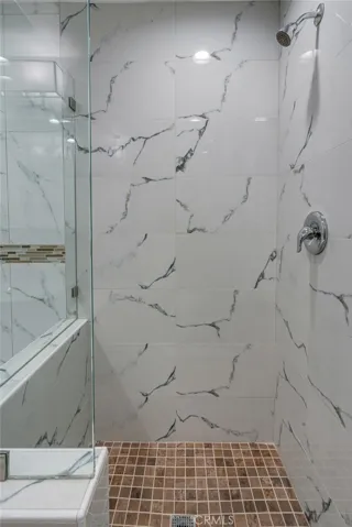 Shower in Bathroom #4